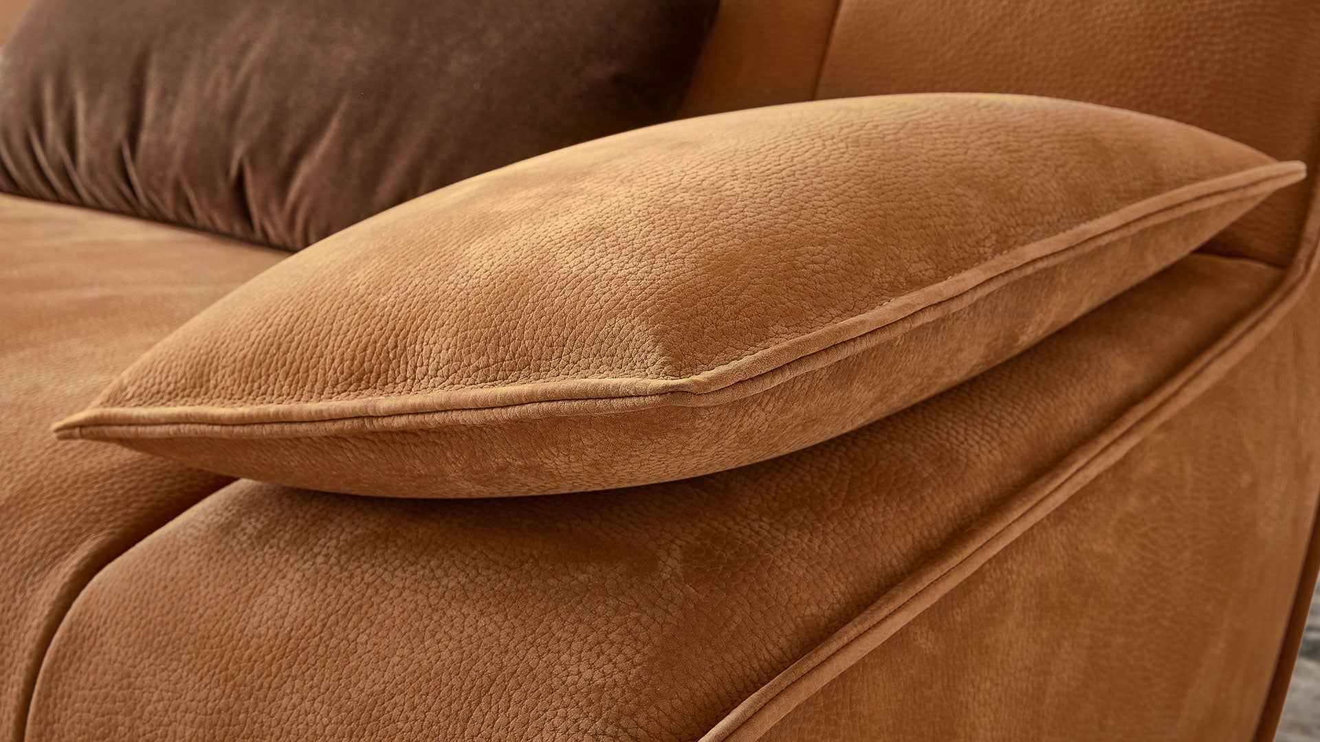 GISMO 2 Seater Sofa in Leather by Koinor