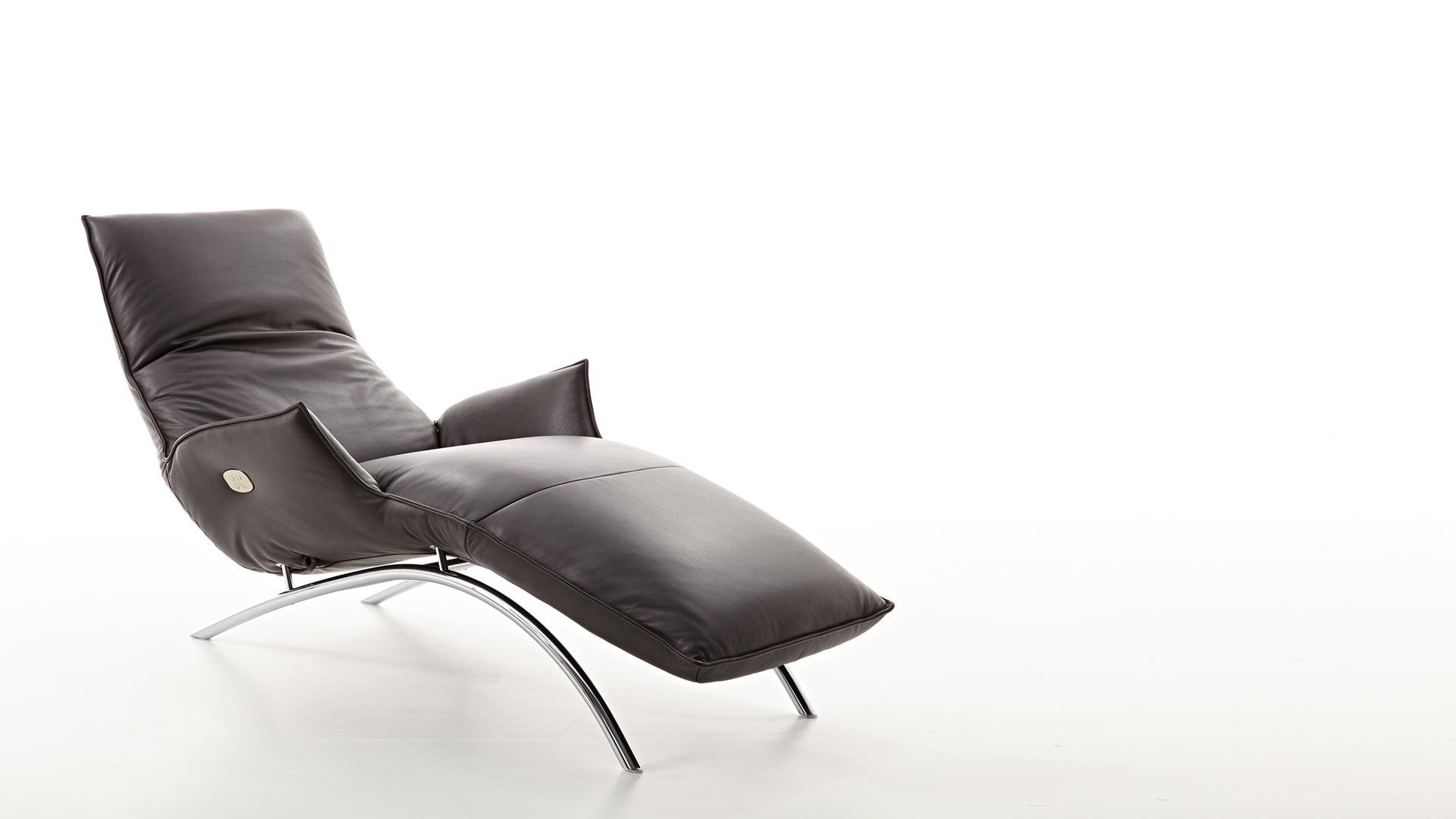 JOLEEN Electric Chaise Lounge in Leather by Koinor