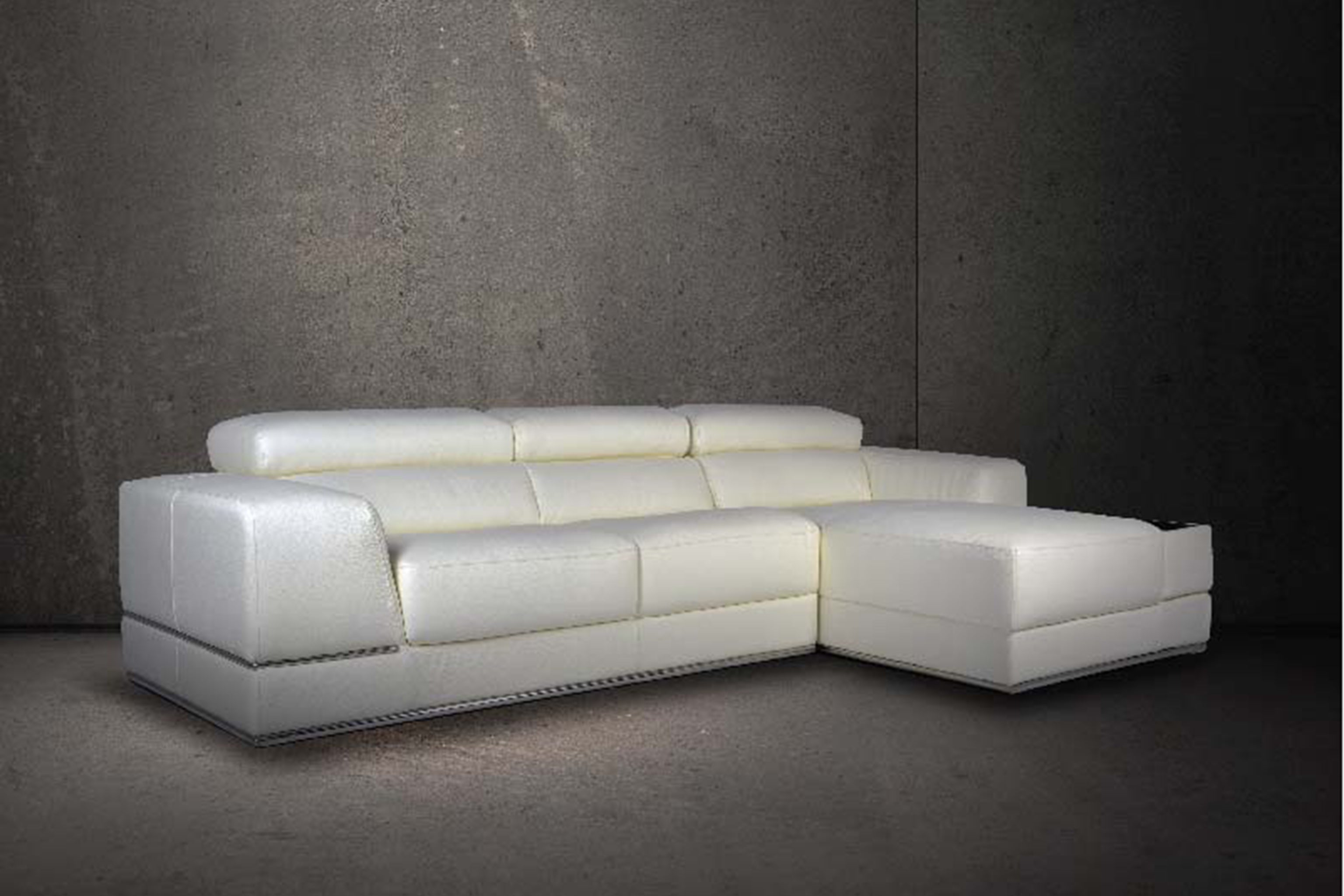 GIOVANNI L-Shaped Slider Sofa in Leather by Castilla