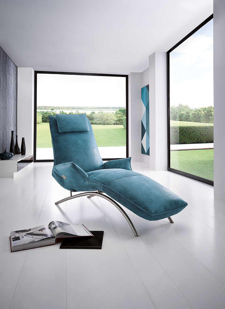 JOLEEN Electric Chaise Lounge in Leather by Koinor