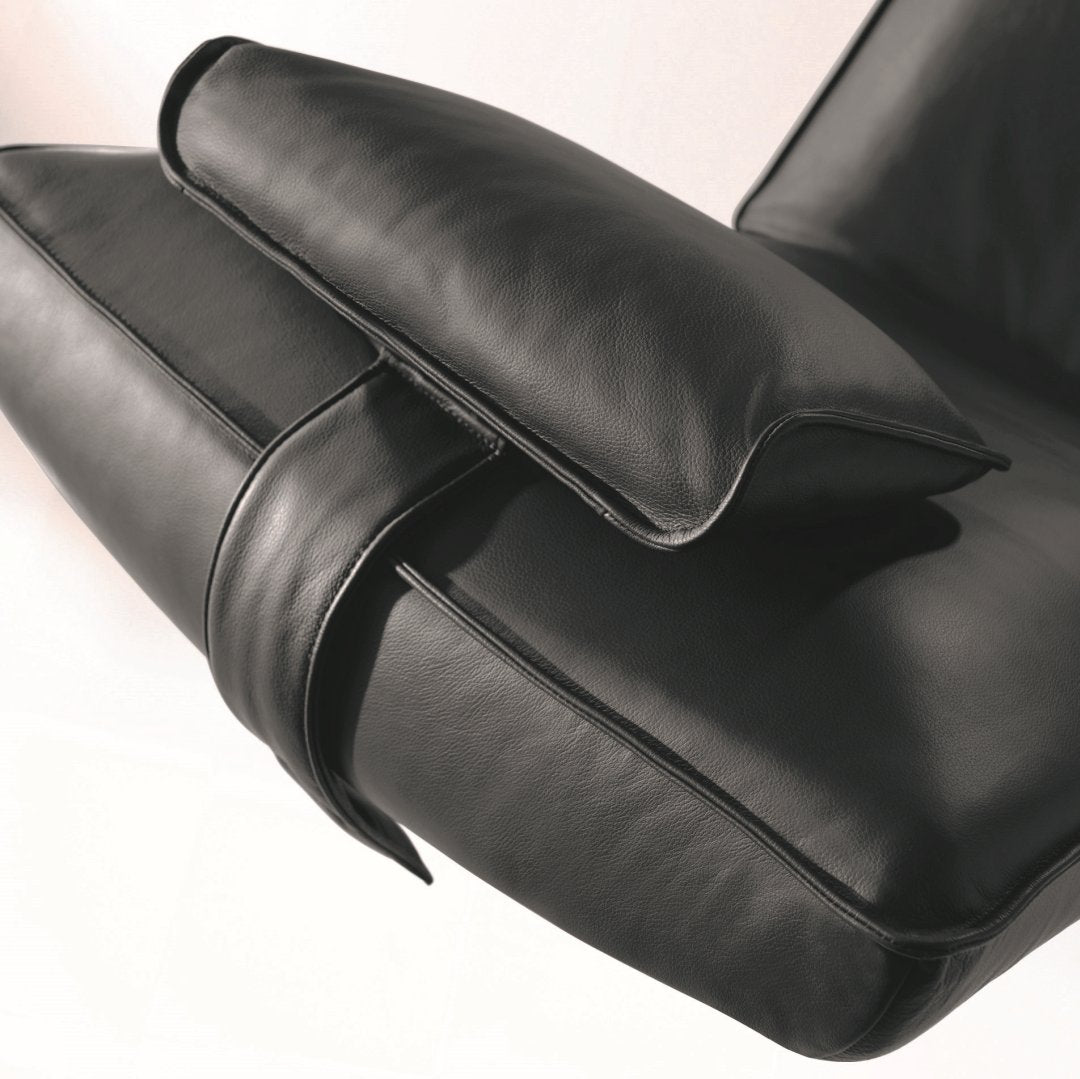 JONAS Electric Chaise Lounge in Leather By Koinor